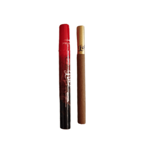 Tobacco Sepeti stoklarında bulunan orijinal Luvin Cherry Sigarillo puro paketi, koruyucu kutusu ve vişne aromalı içeriğini gösteren profesyonel ürün görseli.