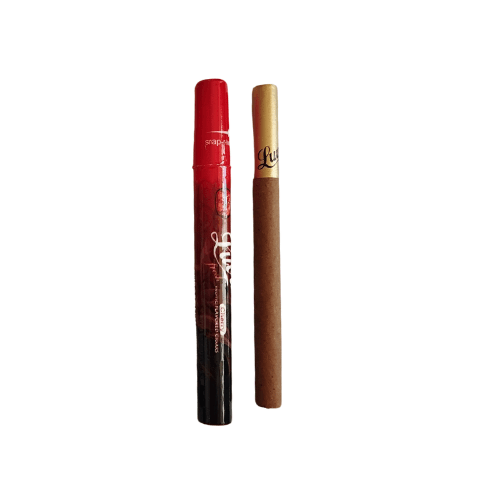 Tobacco Sepeti stoklarında bulunan orijinal Luvin Cherry Sigarillo puro paketi, koruyucu kutusu ve vişne aromalı içeriğini gösteren profesyonel ürün görseli.